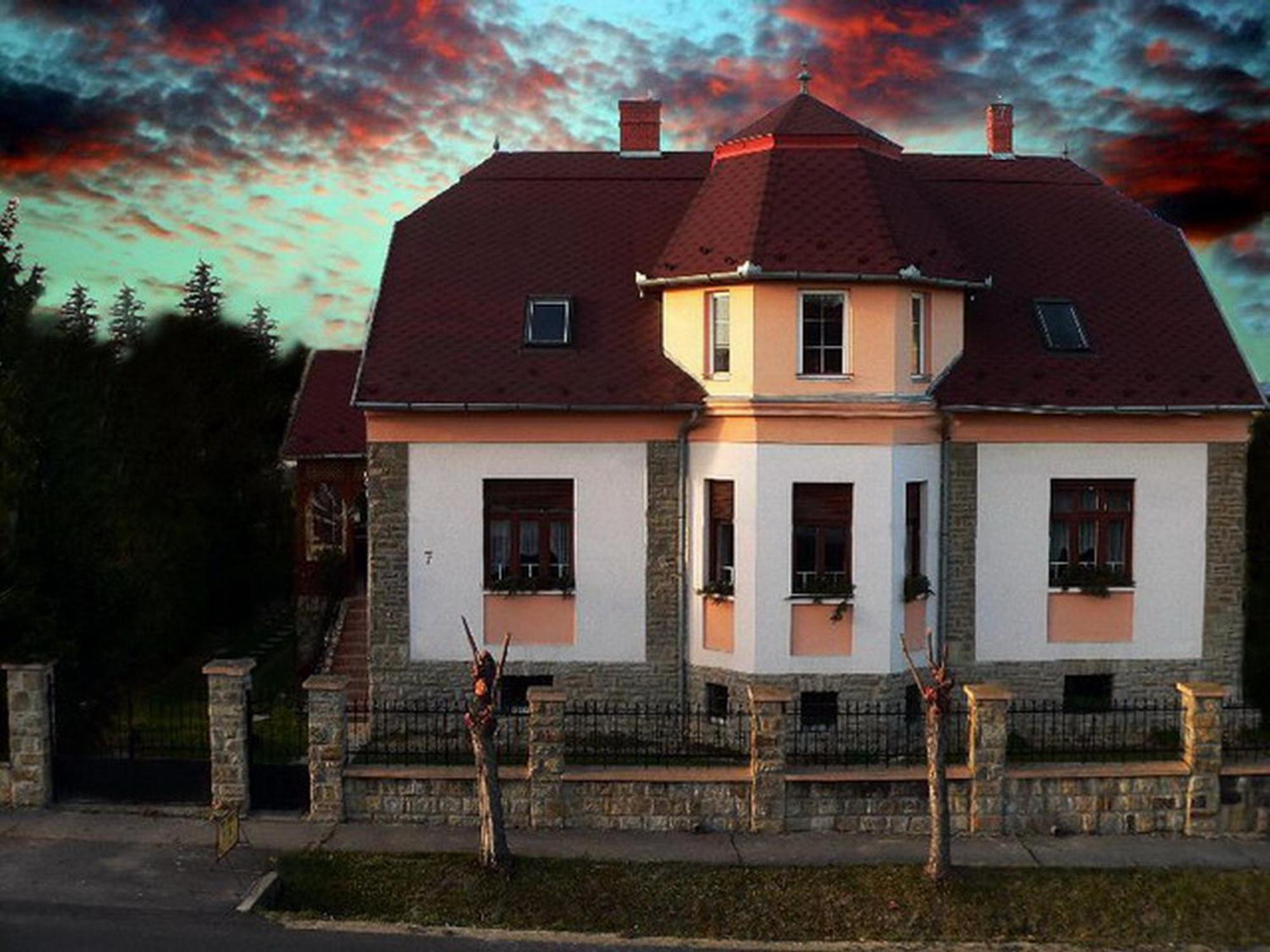 Hotel Illes Vendeghaz Keszthely Exterior foto